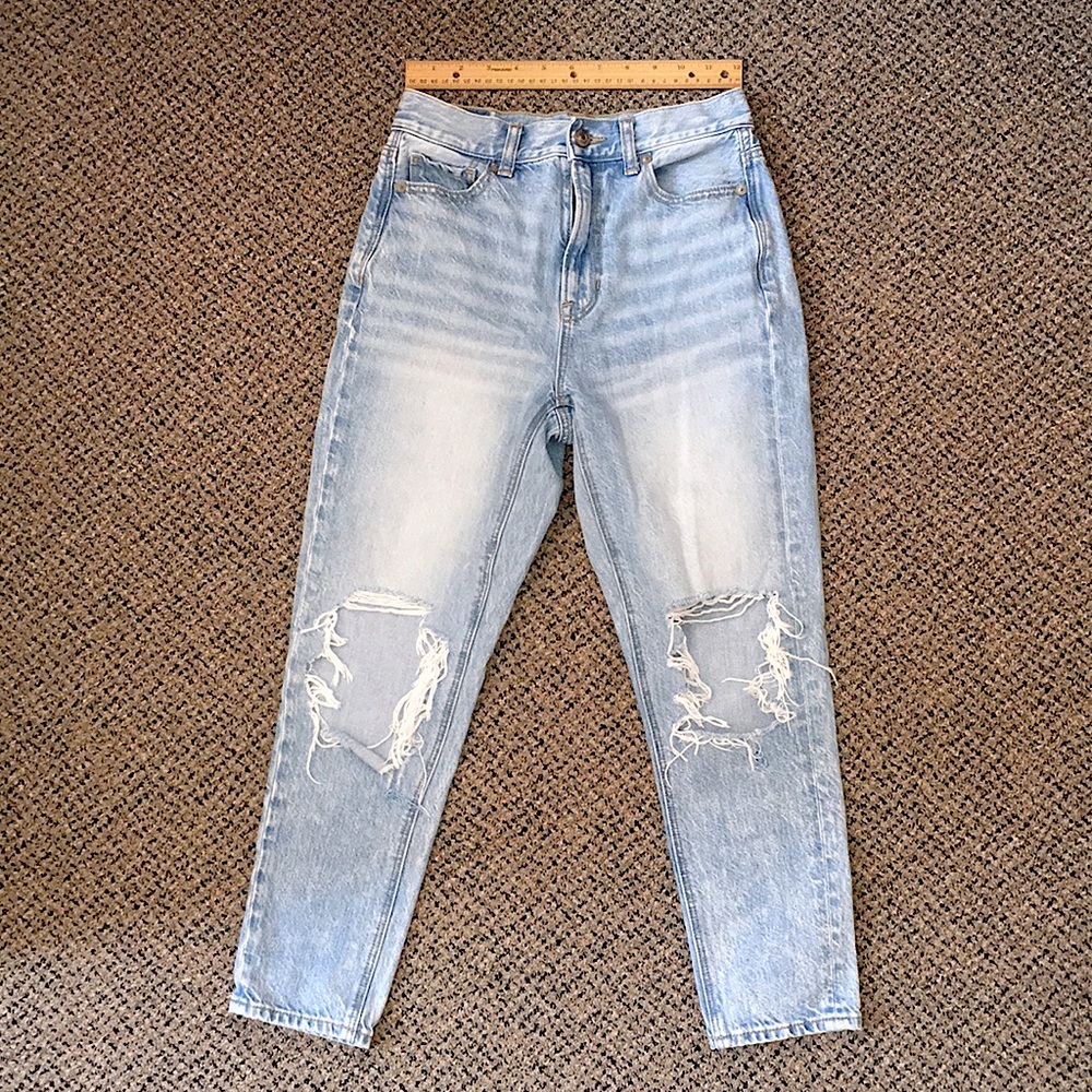 American Eagle Light, X-Short Mom Jean